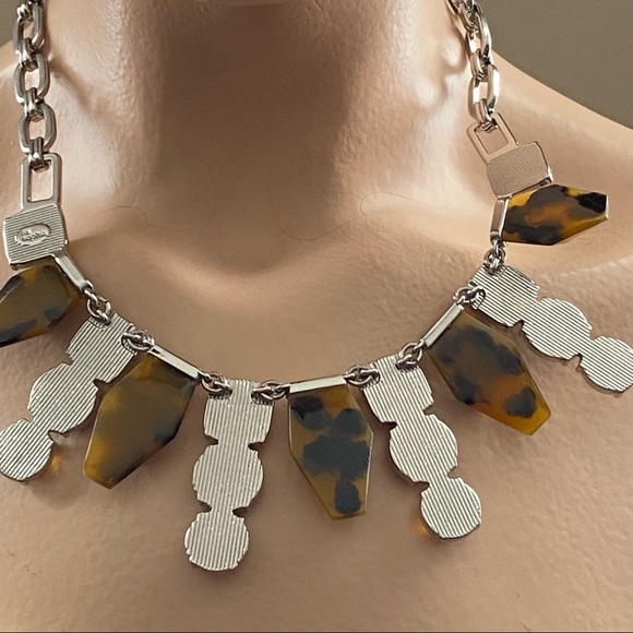 Lia Sophia women animal print amber colour cut crystal, signed necklace. Used. - Picture 8 of 12